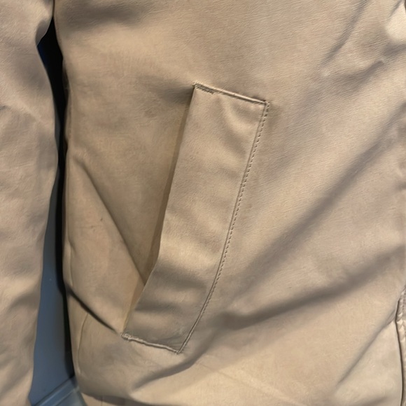 Canada Goose puffer coat - Picture 10 of 16